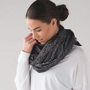 Lululemon Vinyasa Wrap Suited Jacquard B/W